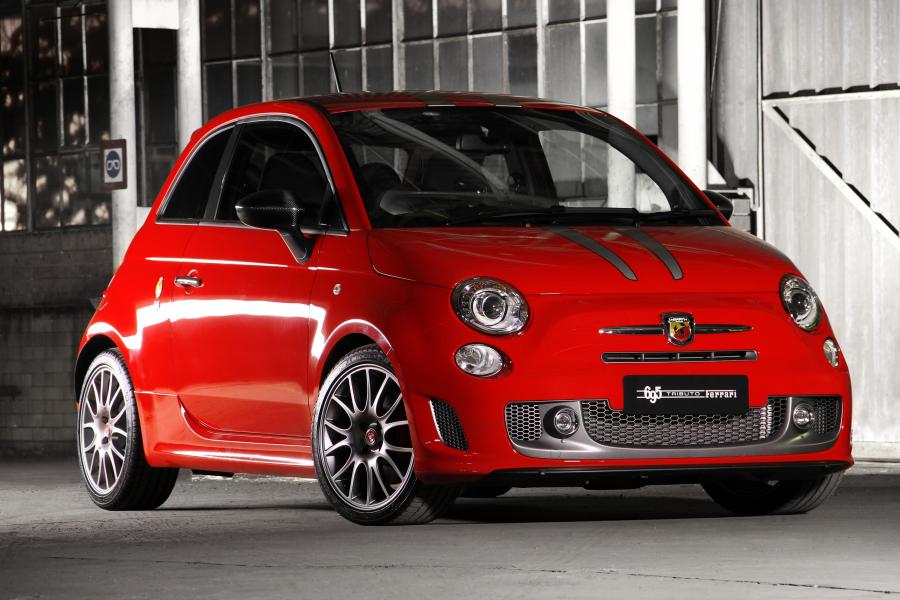  Abarth 695 Tributo Ferrari 2012 года  (ZA) (фото 1 из 24)